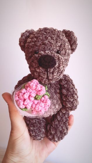 Медвежонок с букетиком 🧸🌸