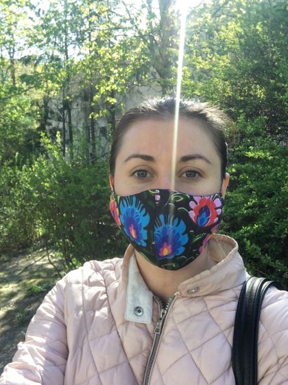 Гуляем))) ребёнок счастлив, мама в наморднике ?