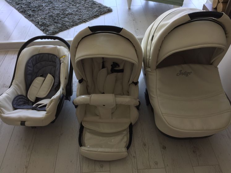 Воронеж. Продаю Коляску 3 в 1 Indigo 17 S+F, эко-кожа цвет белый
