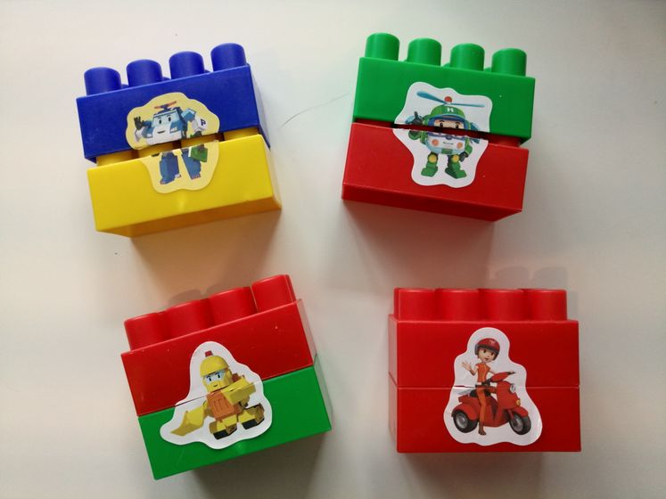 Наши игры с наклейками!