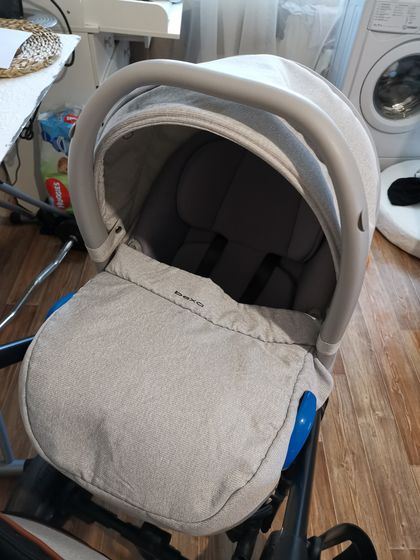 Продаю коляску Bexa ultra 3 в 1